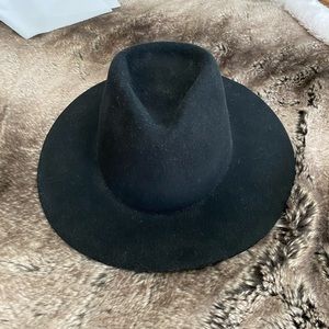 Rag and bone hat Medium